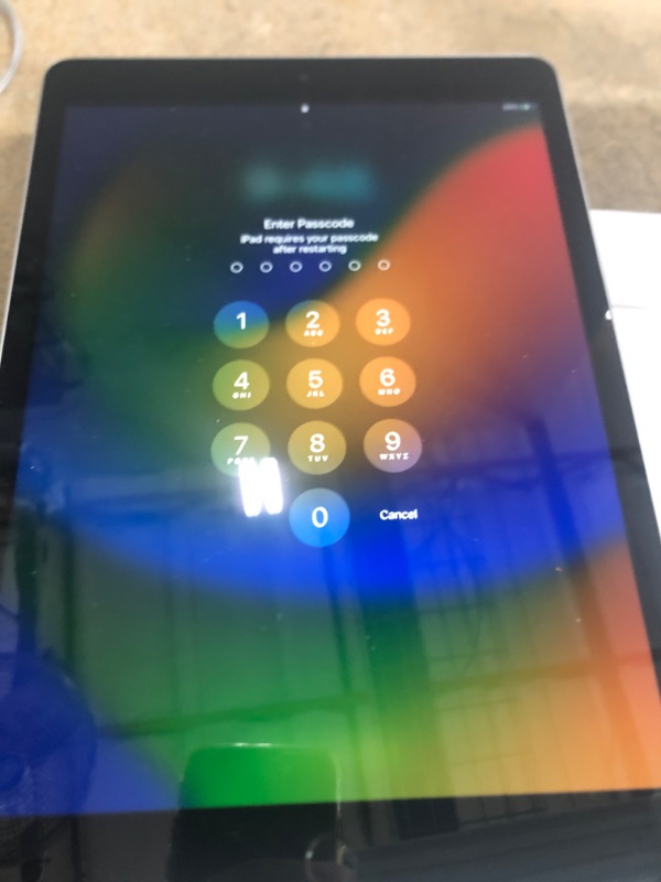 Photo 3 of  Apple 2021 10.2-inch iPad (Wi-Fi, 64GB) - Silver (9th Generation) WiFi 64GB Silver