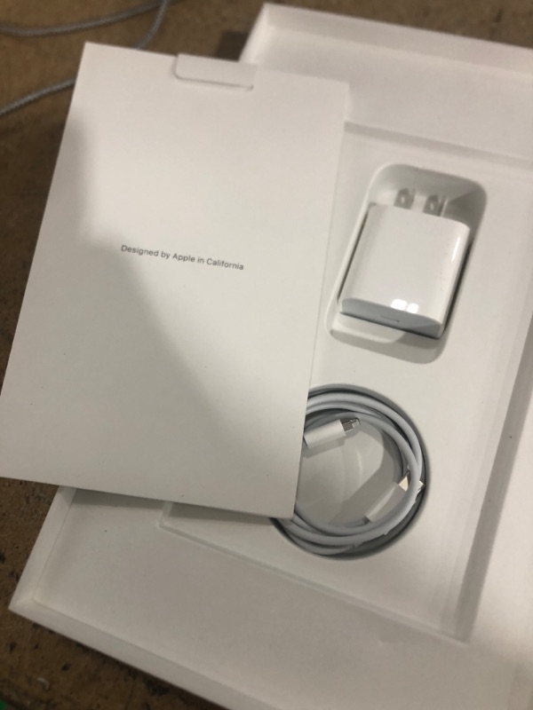 Photo 5 of  Apple 2021 10.2-inch iPad (Wi-Fi, 64GB) - Silver (9th Generation) WiFi 64GB Silver