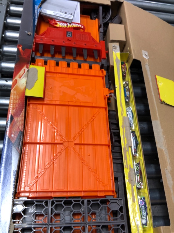 Photo 2 of ?Hot Wheels Track Set with 6 1:64 Scale Toy Cars and 6-Lane Race Track, Includes Track Storage and Lights and Sounds, Super 6-Lane Raceway ???