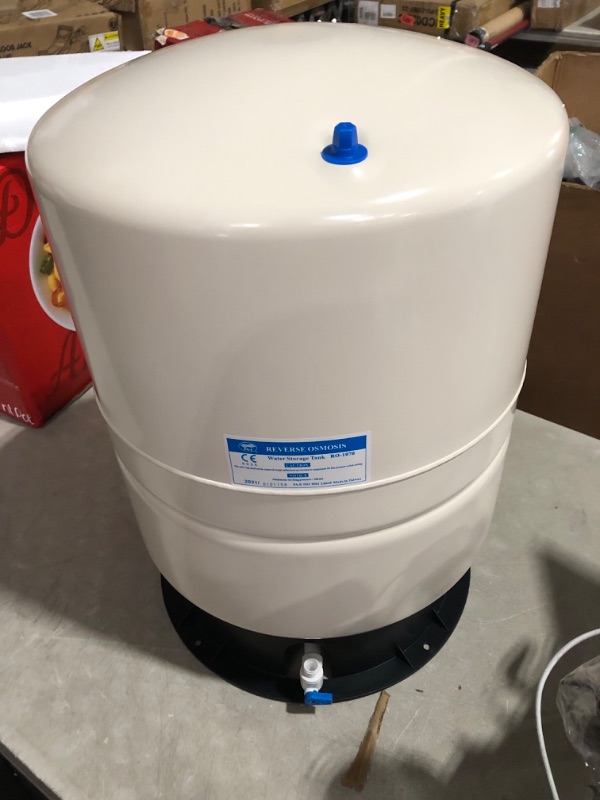 Photo 4 of ***USED***
iSpring T11M 11 Gallon Pre-Pressurized Water Storage Reverse Osmosis Systems ro Tank, 11 gal, White