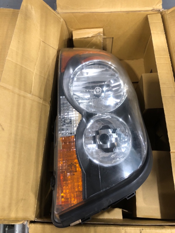 Photo 2 of TYC Right Headlight Assembly Compatible with 2003-2014 Volvo XC90