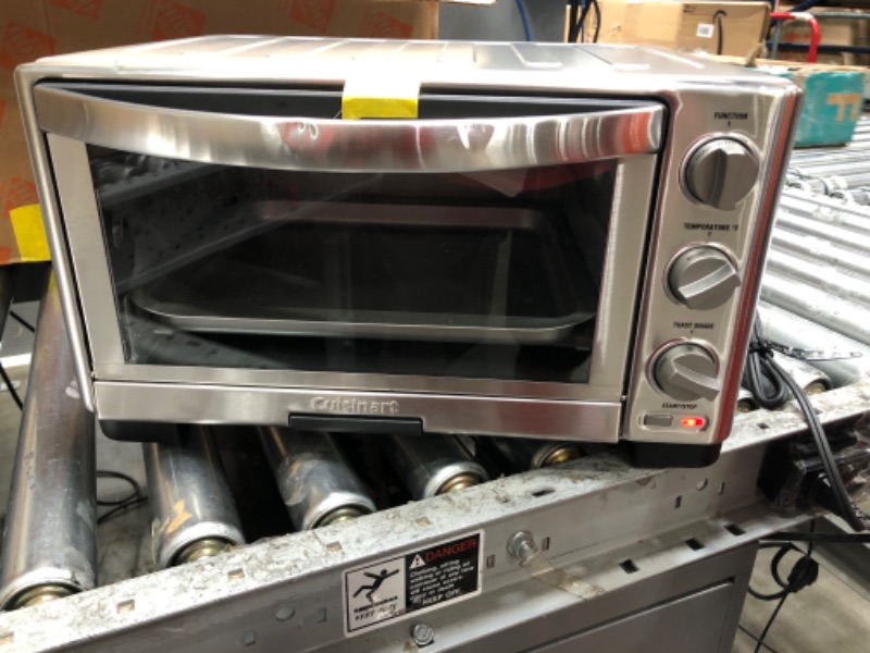 Photo 2 of *******DAMNAGE TO HANDLE,************
Cuisinart TOB-1010 Toaster Oven Broiler, 11.875" x 15.75" x 9", Stainless Steel
