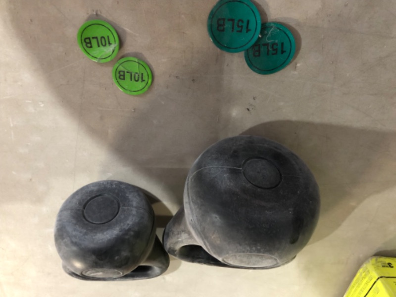 Photo 3 of ***LABLES HAVE FALLEN OFF**DIRTY WEIGHTS***
Signature Fitness ?Wide Grip Kettlebell Exercise Fitness Weight Set, Set of 2 Kettlebells 10LB/15LB