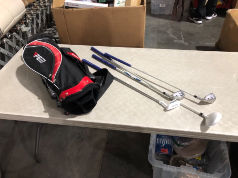 Photo 4 of ***MISMATCHED CLUBS - SEE PICTURES***
PGM Junior Golf Set, with Carrying Case, Red/Black