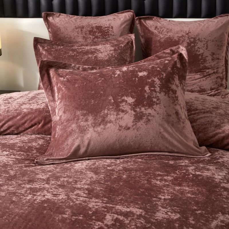 Photo 1 of Ivellow Crushed Velvet Comforter, Lightweight 5pc Pink Set, Ultra Soft Breathable Flannel Queen Size with 2 Pillow and 2 Euro Shams
