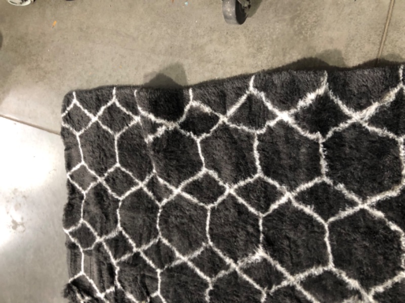 Photo 3 of ***DAMAGED - STRETCHED OUT - SEE COMMENTS***
BSTLUV Soft Fuzzy Rugs for Living Room Bedroom,6x9 Ft, Black/White, Geometric Pattern