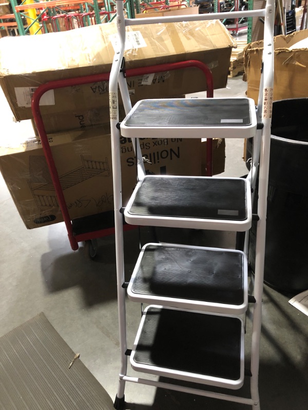 Photo 2 of * used * see all images *
5-Step Ladder, 330lbs, with Handrails and Tool Tray and Anti-Slip Pedal