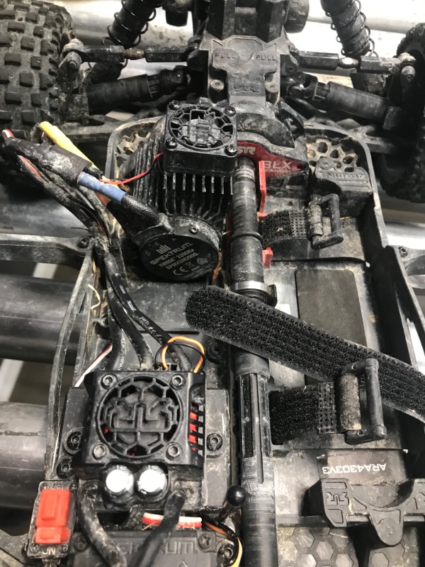 Photo 5 of ARRMA 1/10 SENTON 4X4 V3 3S BLX Brushless Short Course Truck RTR (Transmitter and Receiver Included, Batteries and Charger Required ), Red, ARA4303V3T2