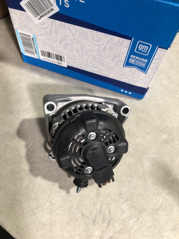 Photo 6 of ACDelco 84143543 Alternator