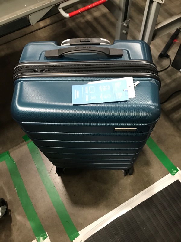 Photo 3 of **ONLY HAS TWO** Samsonite Omni 2 Hardside Expandable Luggage with Spinner Wheels, 3-Piece Set (20/24/28), Nova Teal 3-Piece Set (20/24/28) Nova Teal