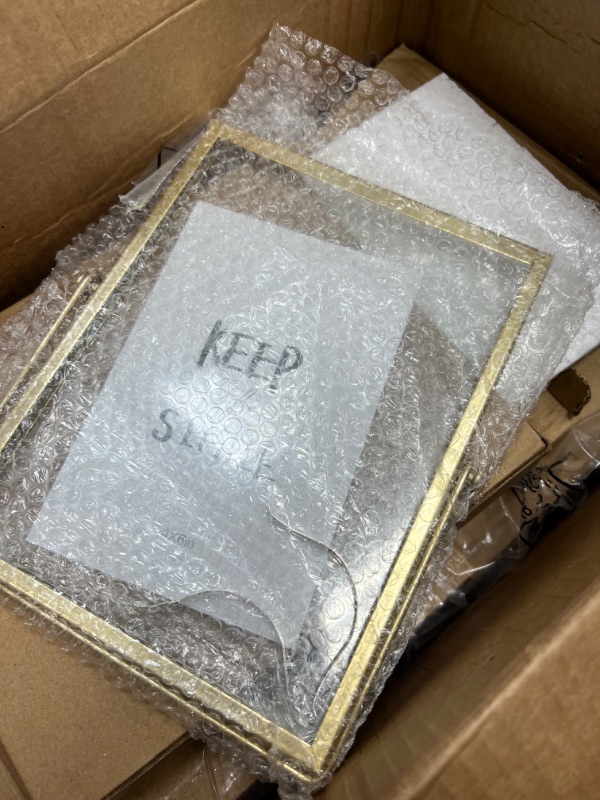Photo 1 of 12 Pcs 4 x 6 Inch Metal Photo Frame Set Picture Metal Frames for Office Metal Glass Picture Frames in Bulk Metal Glass Floating Frame for Office Home Studio Interior Photo Display Frames (Gold)