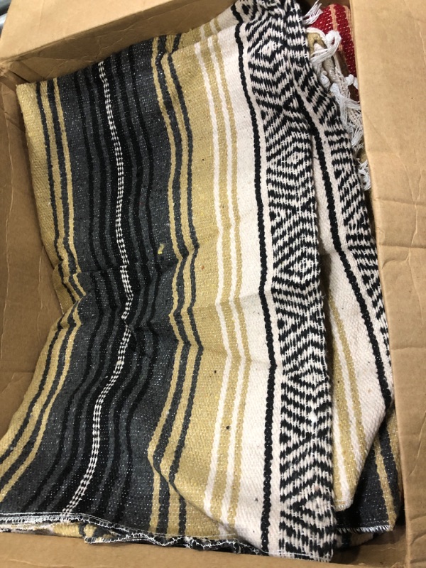 Photo 1 of 6x4 picnic fringe blankets 