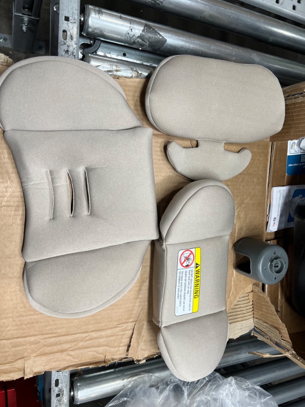 Photo 3 of ***HEAVILY USED - LIKELY MISSING PARTS - UNABLE TO VERIFY FUNCTIONALITY***
Maxi-Cosi Emme 360 Rotating All-in-One Convertible Car Seat, Desert Wonder