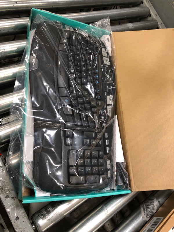 Photo 2 of Logitech Mk550 Wireless Desktop Set Keyboard/Mouse Usb Black Log920002555