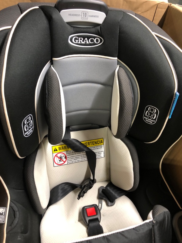 Photo 4 of Graco Extend2Fit Convertible Car Seat, Gotham