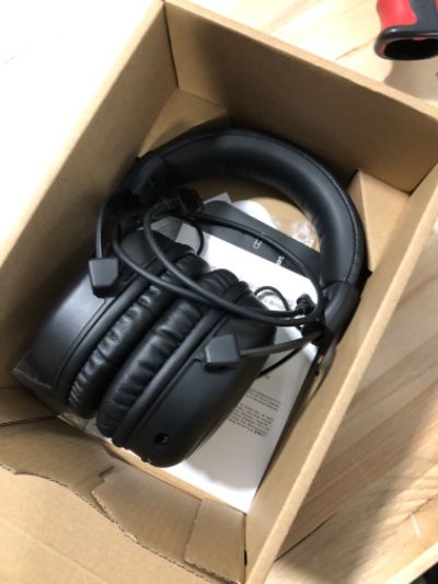 Photo 3 of HyperX Cloud Alpha Wireless - Gaming Headset for PC, 300-hour battery life, DTS Headphone:X Spatial Audio, Memory foam, Dual Chamber Drivers, Noise-canceling mic, Durable aluminum frame,Red
