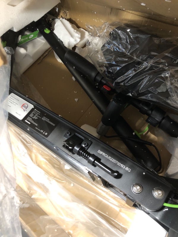 Photo 1 of isinwheel Electric Scooter 18-28 Miles Range,15/19/28MPH Top Speed, 350/500/800W Motor Cruise Control Electric Scooter Adults for Commute Dual Braking System E Scooter for Youth/Adult
