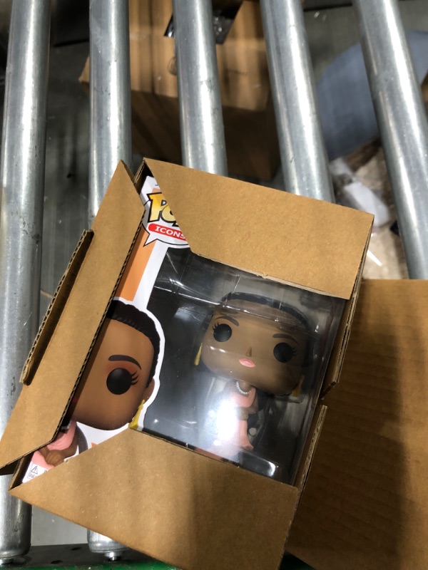 Photo 3 of Funko Pop! Icons: Whitney Houston - Debut