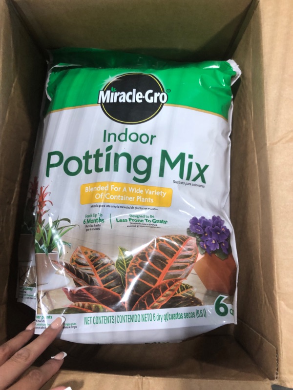 Photo 2 of 2 Miracle-Gro Indoor Potting Mix 6 qt., Grows beautiful Houseplants