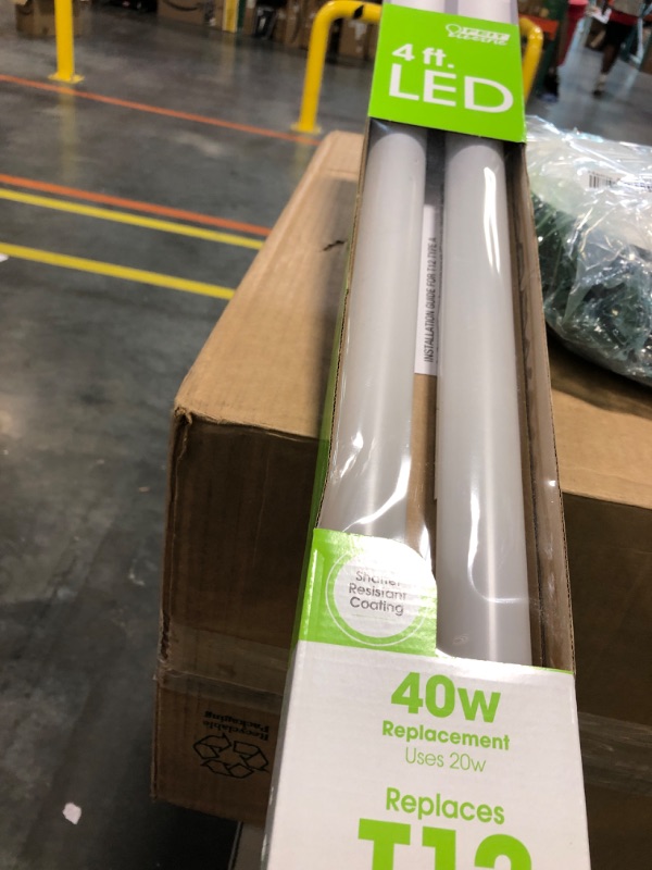 Photo 2 of 20-Watt 4 ft. T12 G13 Type A Plug and Play Linear LED Tube Light Bulb, Cool White 4000K (2-Pack)