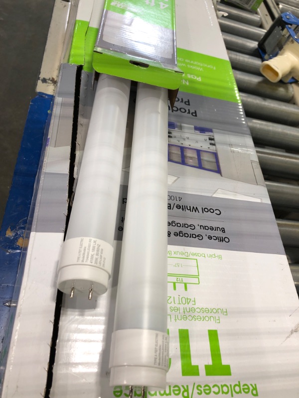 Photo 2 of 20-Watt 4 ft. T12 G13 Type A Plug and Play Linear LED Tube Light Bulb, Cool White 4000K (2-Pack)