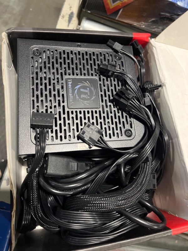 Photo 1 of Thermaltake Smart BX1 750W Bronze SLI/Crossfire Ready Continuous Power ATX12V V2.3/ EPS V2.92 80 Plus Bronze Certified 5 Year Warranty Non Modular Power Supply PS-SPD-0750NNFABU-1 750W Bronze Power