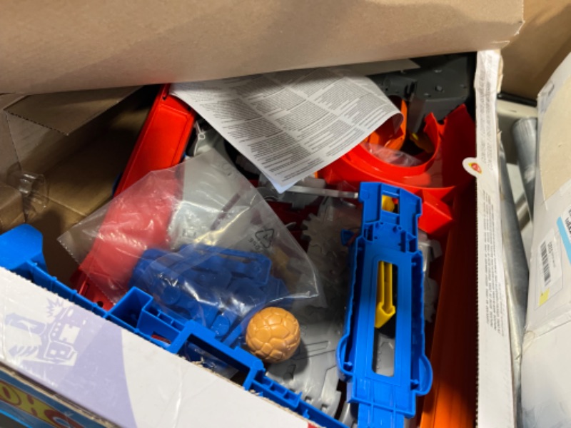 Photo 2 of Hot Wheels Track Builder Total Turbo Takeover Track Set, Motorized Playset with Loops & Stunts, Includes 1 Hot Wheels Die-Cast Car, Toy for Kids 6 to 12 Years Old [Amazon Exclusive]