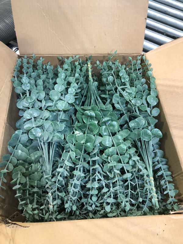 Photo 1 of 300 Pcs Eucalyptus Stems Faux Greenery Artificial Eucalyptus Leaves Eucalyptus Decor Greenery Stems Faux Greenery Branches for Wedding Centerpiece Flowers Bouquet Farmhouse Home Decor (Dark Green) 300 Dark Green