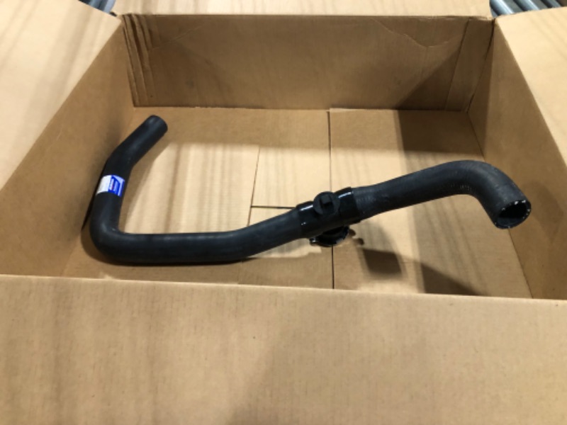 Photo 3 of ACDelco Gold 26562X Molded Upper Radiator Hose