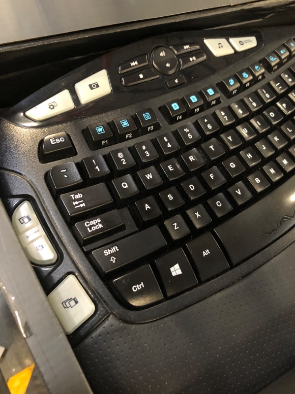 Photo 4 of Logitech Ergo K860 Wireless Ergonomic Keyboard with Wrist Rest 