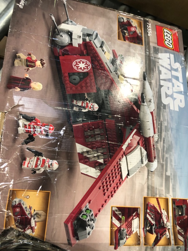 Photo 2 of LEGO Star Wars: The Clone Wars Coruscant Guard Gunship 75354 Buildable Star Wars Toy for 9 Year Olds, Gift Idea for Star Wars Fans Including Chancellor Palpatine, Padme and 3 Clone Trooper Minifigures