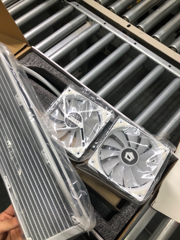 Photo 4 of ID-COOLING DASHFLOW 360 XT LITE White Liquid Cooler for High-end CPU, 360mm Radiator, Three AF125 Fans, Fits Intel LGA 1700/1200/115X, AMD AM5/ AM4