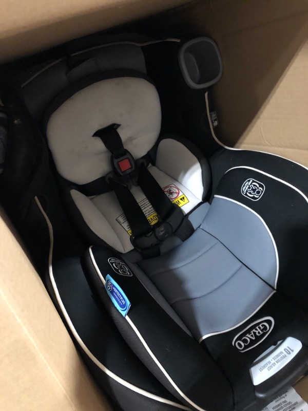 Photo 3 of Graco Extend2Fit 3-in-1 Car Seat (Extend2Fit, Gotham)
