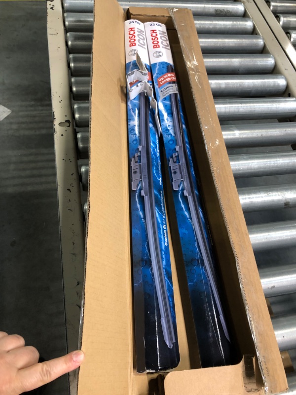 Photo 1 of Bosch ICON Wiper Blades 26OE22OE (Set of 2) Fits Ford: 11-19 Explorer, Mercedes-Benz: 11-06 B0, Toyota: 19-07 Tundra, Volkswage: 19-16 Tiguan +More, Up to 40% Longer Life, Frustration Free Packaging 26OE and 22OE Frustration Free Combo