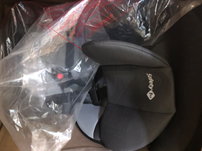 Photo 3 of Graco Slimfit 3 in 1 Car Seat | Slim & Comfy Design Saves Space in Your Back Seat, Redmond SlimFit Redmond