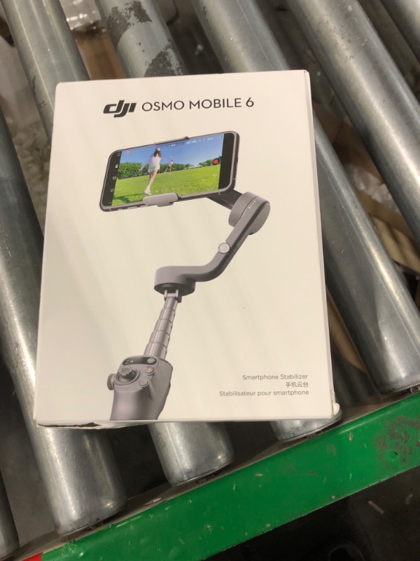 Photo 1 of DJI Osmo Mobile 6 Smartphone Gimbal