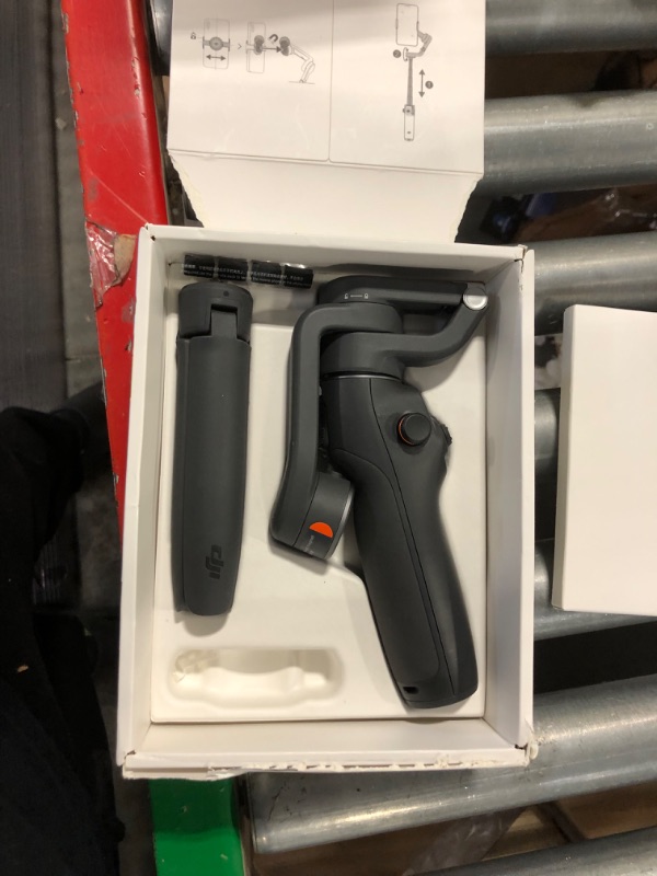 Photo 1 of DJI Osmo Mobile 6 Smartphone Gimbal