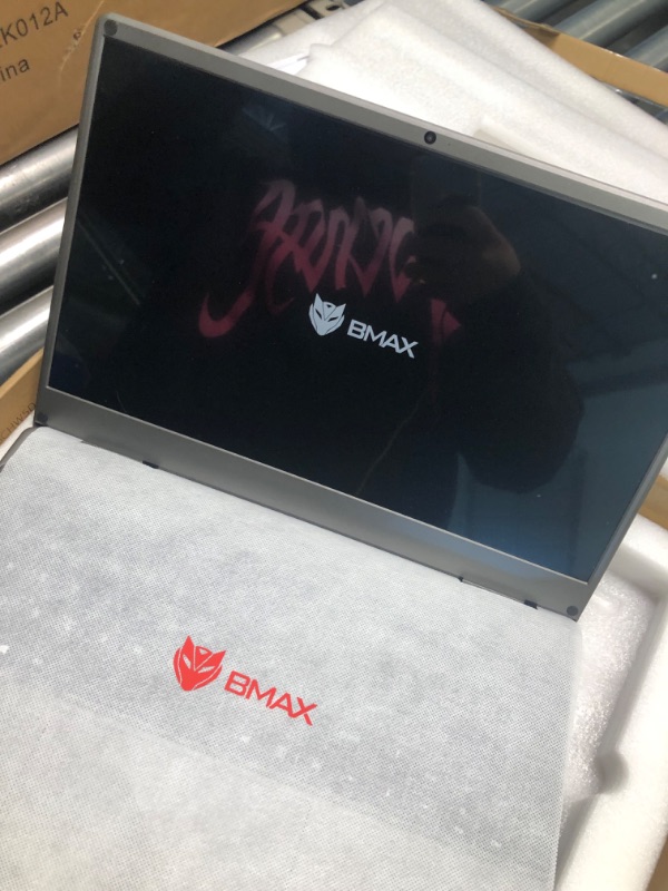 Photo 5 of BMAX X15 PLUS Laptop Windows 11 / 16GB LPDDR4 RAM+512GB SSD 15.6inch 1920×1080 FHD IPS Display / Intel N5095 CPU / 2.4GHz/5GHz Dual Band WiFi / Webcam and Built-in MIC