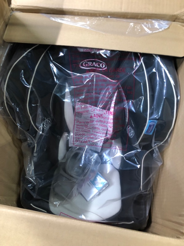 Photo 3 of Graco Extend2Fit Convertible Car Seat, Gotham