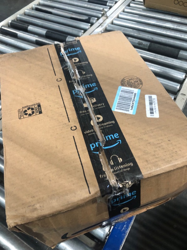 Photo 1 of WhatsBedding White Lightweight Goose Feather and Down Comforter King - Luxurious Hotel Collection Bed Blanket Comforter - 100% Cotton Cover Duvet Insert -King Size 102x90 Inch White-summer King