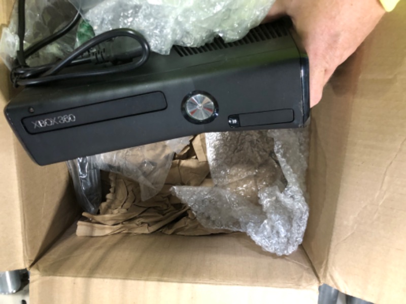 Photo 4 of ***FOR PARTS ONLY***


Xbox 360 250GB Slim Console - (Renewed)