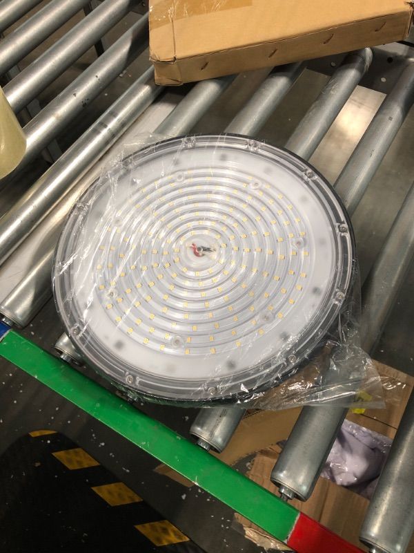 Photo 2 of 150W UFO LED High Bay Light, 21,000lm (Eqv.600W MH/HPS), 100-277V, 5000K Daylight LED High Bay Lights Fixture 5' Cable with US Plug for Workshop, Warehouse, Barn, Garage - Pack of 1 150W - 1 Pack