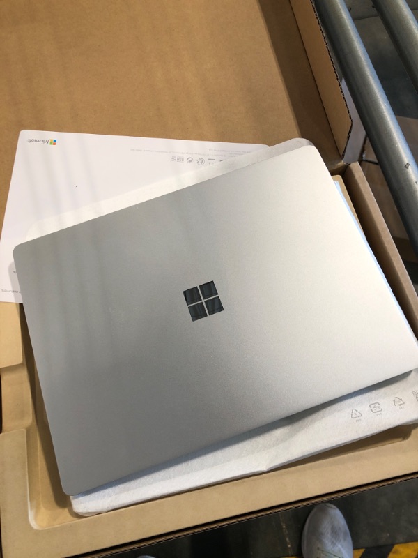 Photo 2 of Microsoft Surface Laptop Go 12.4-inch Touchscreen Intel Core i5-1035G1 4GB 64GB eMMC Win 10 S Mode Windows 10