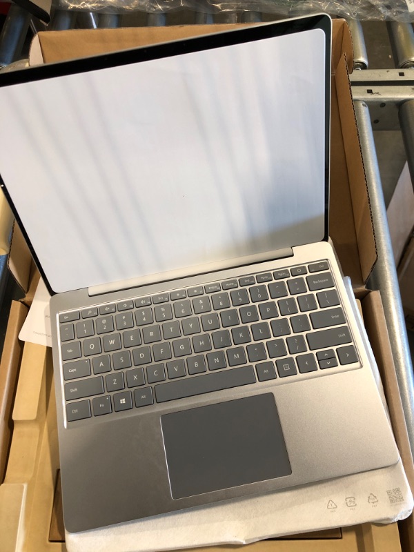 Photo 3 of Microsoft Surface Laptop Go 12.4-inch Touchscreen Intel Core i5-1035G1 4GB 64GB eMMC Win 10 S Mode Windows 10