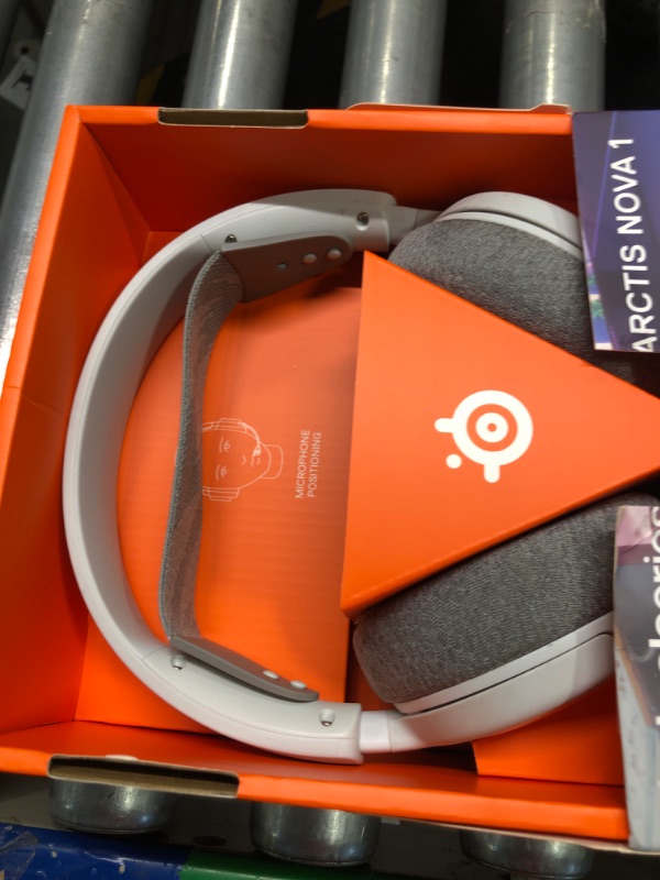 Photo 3 of NEW SteelSeries Arctis Nova 1 Multi-System Gaming Headset — Hi-Fi Drivers — 360° Spatial Audio — Comfort Design — Durable — Ultra Lightweight — Noise-Cancelling Mic — PC, PS5/PS4, Switch, Xbox - White Nova 1 White