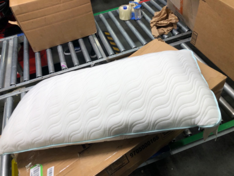 Photo 3 of  tempur-Pedic TEMPUR-Adapt® Cloud + Cooling Pillow
