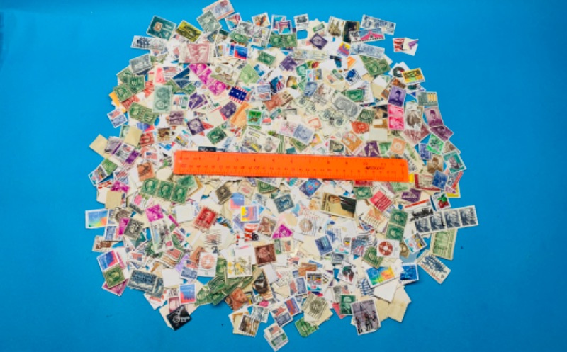 Photo 1 of 150051… 1000+ used stamps 