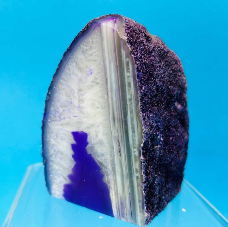 Photo 1 of 150195…3.5 inch agate base rock