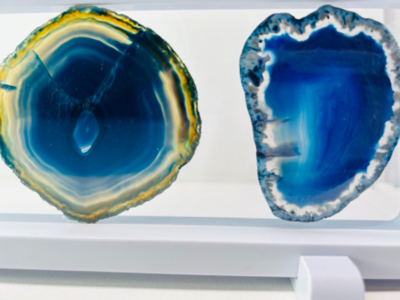 Photo 2 of 150220…3 agate slices in 9 x 4” display stand 