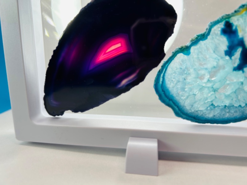 Photo 3 of 150221… 3 agate slices in 9 x 4” display stand 